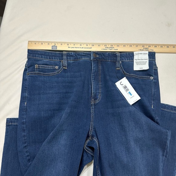 Calvin Klein Jeans High Rise Demi Boot Cut Medium Wash Jeans NWT Womens sz 20 W - Picture 12 of 16